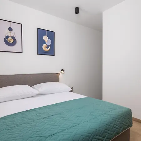 Mara M 2 I M 3 Heated Pool *