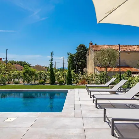 Apartment Mara M 2 I M 3 Heated Pool Omisalj