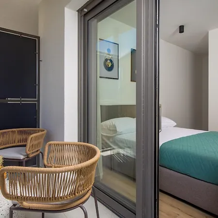 Mara M 2 I M 3 Heated Pool