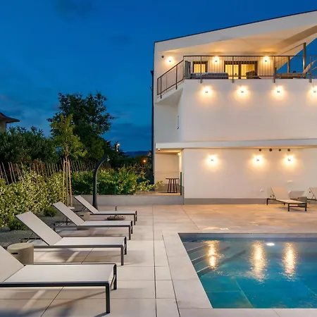 Mara M 2 I M 3 Heated Pool Omisalj