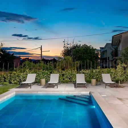 Mara M 2 I M 3 Heated Pool *