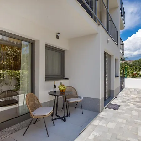 Mara M 2 I M 3 Heated Pool Appartamento *