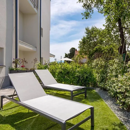 Mara M 2 I M 3 Heated Pool