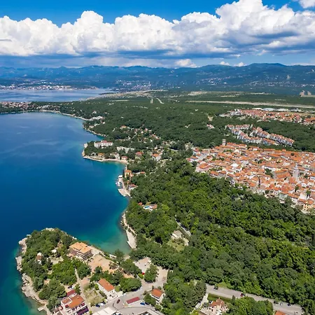 Mara M 2 I M 3 Heated Pool Appartamento Omišalj