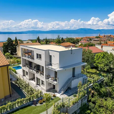 Mara M 2 I M 3 Heated Pool Apartment Omisalj