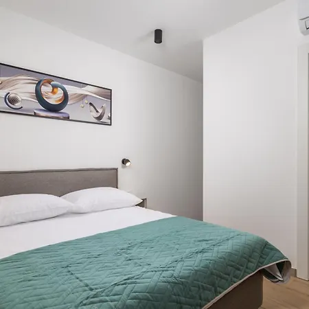 Apartment Mara M 2 I M 3 Heated Pool Omisalj