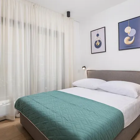 Apartment Mara M 2 I M 3 Heated Pool
