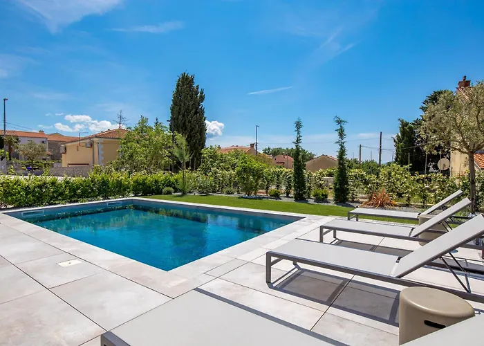 Mara M 2 I M 3 Heated Pool *
