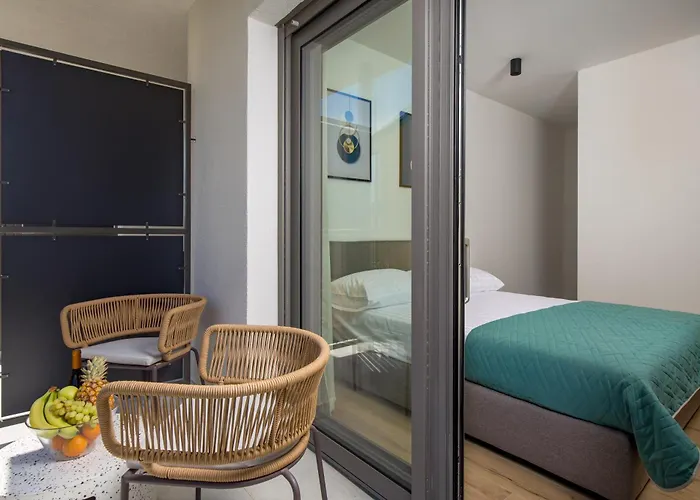 Mara M 2 I M 3 Heated Pool