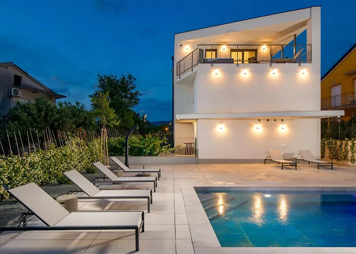 Mara M 2 I M 3 Heated Pool Omišalj