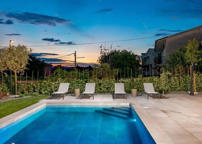 Mara M 2 I M 3 Heated Pool *