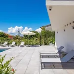 Apartament Mara M 2 I M 3 Heated Pool