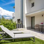 Mara M 2 I M 3 Heated Pool Apartament *