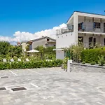 Mara M 2 I M 3 Heated Pool Apartament Omišalj