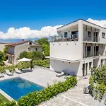 Apartament Mara M 2 I M 3 Heated Pool Omišalj