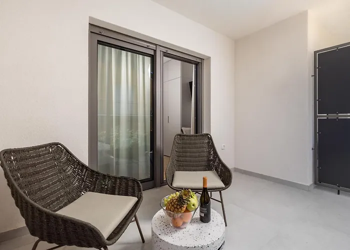 Mara M 2 I M 3 Heated Pool